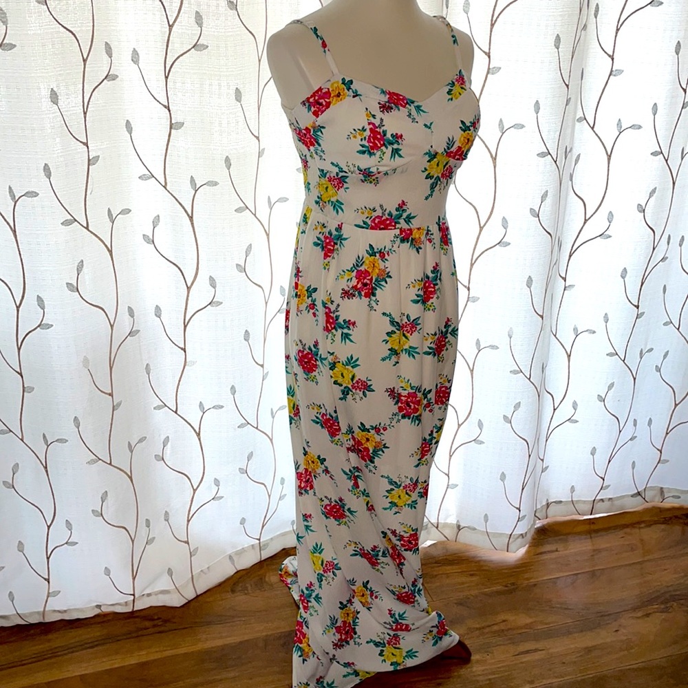 NWT Floral White Maxi Dress Lily Rose